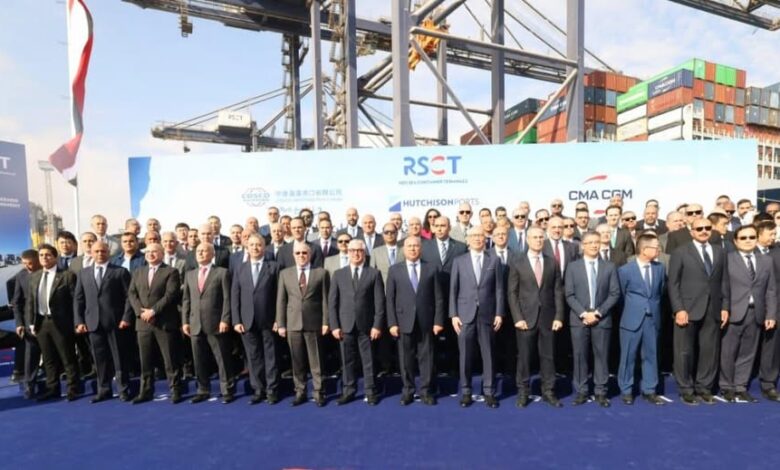 “وزير النقل” يشهد افتتاح محطة البحر الأحمر لتداول الحاويات “وزير النقل” يشهد افتتاح محطة البحر الأحمر لتداول الحاويات