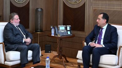 رئيس الوزراء يلتقي محافظ البنك المركزي لمتابعة جهود التنسيق في الملفات الاقتصادية