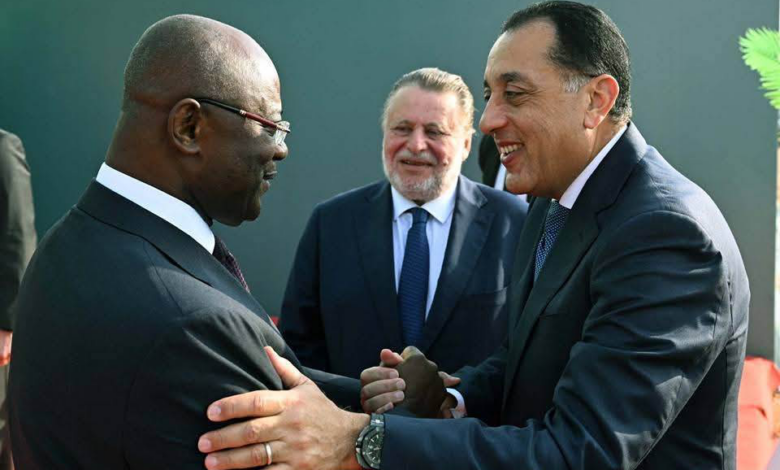 بحضور محافظ البنك المركزي.. رئيس الوزراء يشارك في الإعلان عن إنشاء مركز التجارة الأفريقي التابع لأفريكسيم بنك بالعاصمة الجديدة بحضور محافظ البنك المركزي.. رئيس الوزراء يشارك في الإعلان عن إنشاء مركز التجارة الأفريقي التابع لأفريكسيم بنك بالعاصمة الجديدة