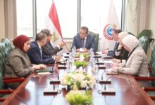 نائب رئيس الوزراء يبحث مع «إي فاينانس» و«إي هيلث» سبل تعزيز الخدمات الصحية والتحول الرقمي