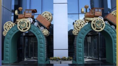 بالصور.. البنك الأهلي المصري يزين مقره الرئيسي احتفالاً بالعام الجديد ويعزز بهجة الموظفين والعملاء بالصور.. البنك الأهلي المصري يزين مقره الرئيسي احتفالاً بالعام الجديد ويعزز بهجة الموظفين والعملاء