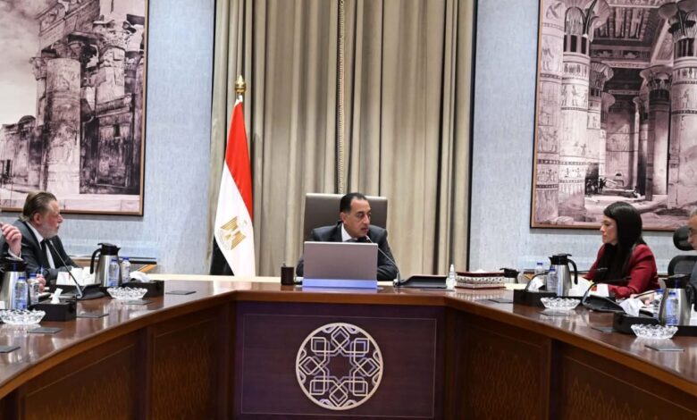 رئيس الوزراء: خفض الدين العام هدف أساسي للحكومة في المرحلة المقبلة رئيس الوزراء: خفض الدين العام هدف أساسي للحكومة في المرحلة المقبلة