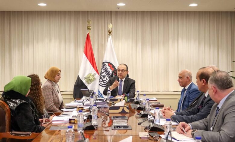 وزير قطاع الأعمال يلتقي مجلس إدارة “مصر للسياحة” الجديد ويعلن خطة تطوير شاملة