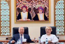 مصر وعُمان تتفقان على تعزيز التعاون في مشروعات النقل والبنية التحتية