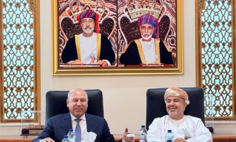 مصر وعُمان تتفقان على تعزيز التعاون في مشروعات النقل والبنية التحتية