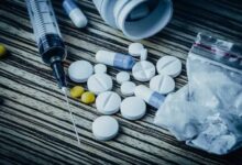 إحالة 12 أجنبيًا للمفتي في قضية تهريب مخدرات