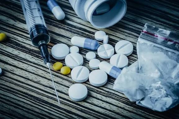 إحالة 12 أجنبيًا للمفتي في قضية تهريب مخدرات