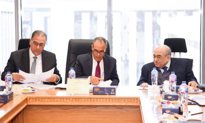 وزير الخارجية يشارك في الاختبارات الشفوية لاختيار ملحقين دبلوماسيين جدد