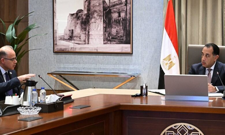 رئيس الوزراء يتابع خطة التوسّع في طرح المزيد من الشركات بالبورصة خلال 2026