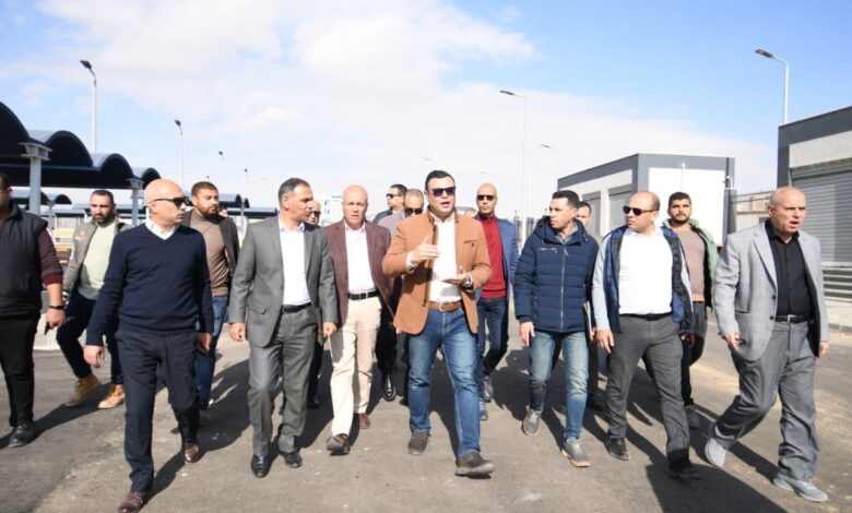وزير الإسكان يتفقد مشروع الموقف الإقليمي ومبنى المجمع الشرطي بحدائق العاصمة