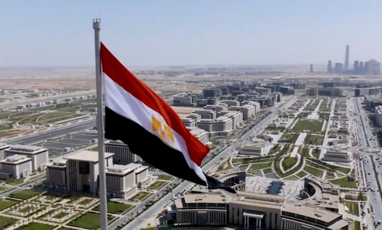 ثورة تصنيعية وعقارية في مصر: إنتاج أول عدسة عين محليًا واستثمارات تتجاوز 60 مليار جنيه بالصعيد والغردقة