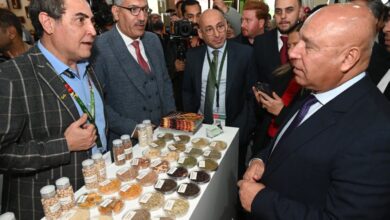 وزير الصناعة يزور جناح “قطرات الطبيعة” بمعرض فوود أفريكا 2025 وزير الصناعة يزور جناح “قطرات الطبيعة” بمعرض فوود أفريكا 2025