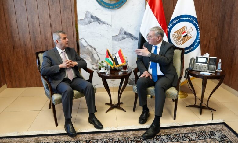 مصر والأردن تبحثان توسيع التعاون في البترول والغاز الطبيعي والتعدين