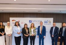 البنك الأهلي الكويتي – مصر يوقع مذكرة تفاهم مع جامعة فرانكفورت لإطلاق منتجات مصرفية خضراء ودعم التمويل المستدام