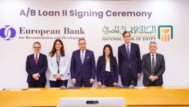 البنك الأهلي المصري يوقع اتفاقية تمويل بقيمة 100 مليون دولار مع «الأوروبي لإعادة الإعمار» لدعم المشروعات الصغيرة البنك الأهلي المصري يوقع اتفاقية تمويل بقيمة 100 مليون دولار مع «الأوروبي لإعادة الإعمار» لدعم المشروعات الصغيرة