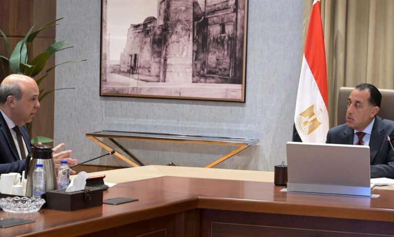 رئيس الوزراء يتابع تطوير المطارات المصرية ويبحث جذب الاستثمارات للقطاع الجوي رئيس الوزراء يتابع تطوير المطارات المصرية ويبحث جذب الاستثمارات للقطاع الجوي