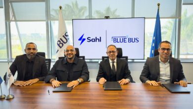 «بلو باص» توقع بروتوكول تعاون مع منصة «سهل» لتطوير منظومة الدفع الرقمي للنقل الجماعي