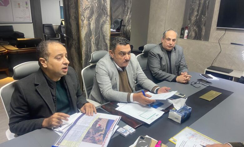 مسئولو الإسكان يتابعون سير العمل بالإدارة العقارية بدمياط الجديدة مسئولو الإسكان يتابعون سير العمل بالإدارة العقارية بدمياط الجديدة