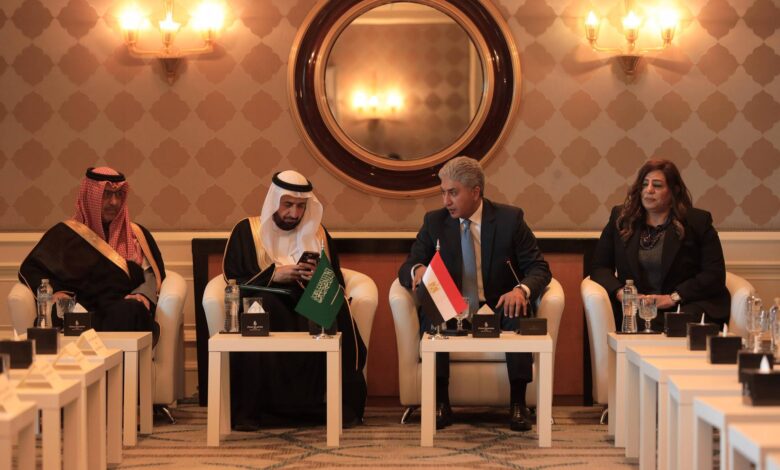 وزيرا السياحة المصري والحج السعودي يبحثان تعزيز التعاون في رحلات الحج والعمرة