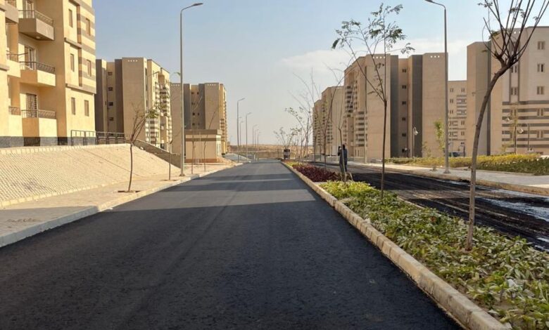 الإسكان تدفع أعمال الطرق في مشروعات “سكن لكل المصريين” بحدائق أكتوبر و15 مايو