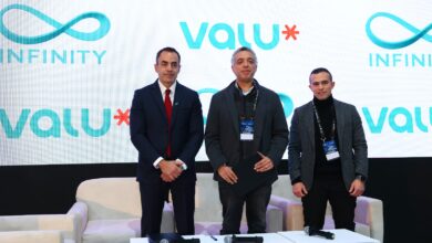 فاليو وإنفنيتي توقعان شراكة استراتيجية لتمويل شواحن السيارات الكهربائية في مصر