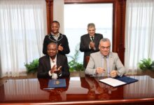 قناة السويس وناميبيا توقعان مذكرة تفاهم لتعزيز التعاون في تطوير الموانئ والتدريب البحري