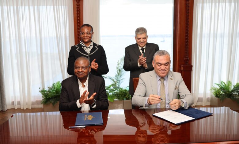 قناة السويس وناميبيا توقعان مذكرة تفاهم لتعزيز التعاون في تطوير الموانئ والتدريب البحري