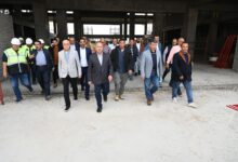 كامل الوزير يتفقد مشروعات القطار السريع ومحاور النيل في صعيد مصر