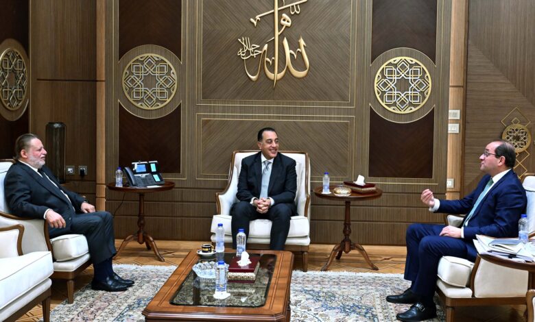 مدبولي يبحث مع محافظ البنك المركزي ووزير المالية تعزيز التنسيق المالي والنقدي وخفض التضخم مدبولي يبحث مع محافظ البنك المركزي ووزير المالية تعزيز التنسيق المالي والنقدي وخفض التضخم