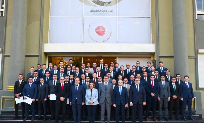 وزارة الاتصالات والأكاديمية الوطنية لمكافحة الفساد تختتم تدريب الدفعة الأولى للاستخدام الآمن للذكاء الاصطناعي