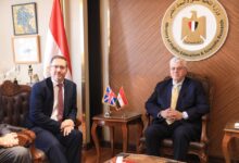 وزير التعليم العالي يلتقي السفير البريطاني لتعزيز الفروع الدولية والتعليم التكنولوجي بمصر