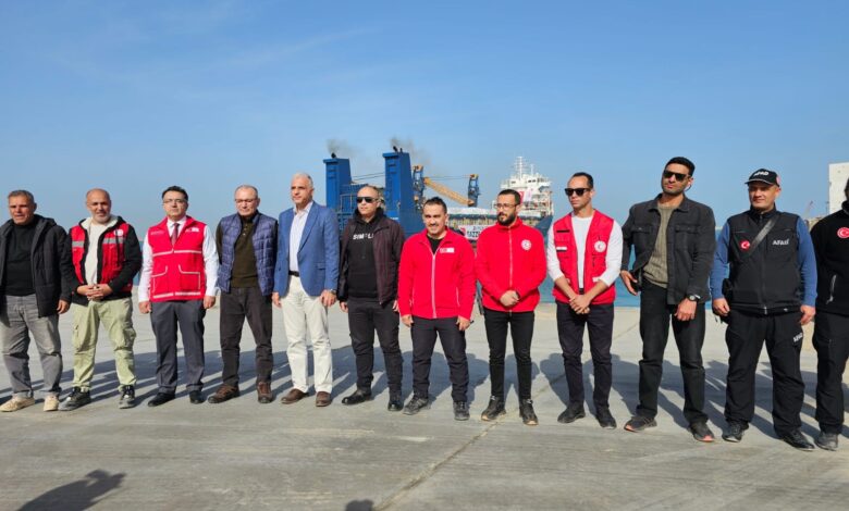 بالصور.. وصول سفينة الخير العشرون التركية إلى ميناء العريش محملة بالمساعدات الإنسانية لغزة