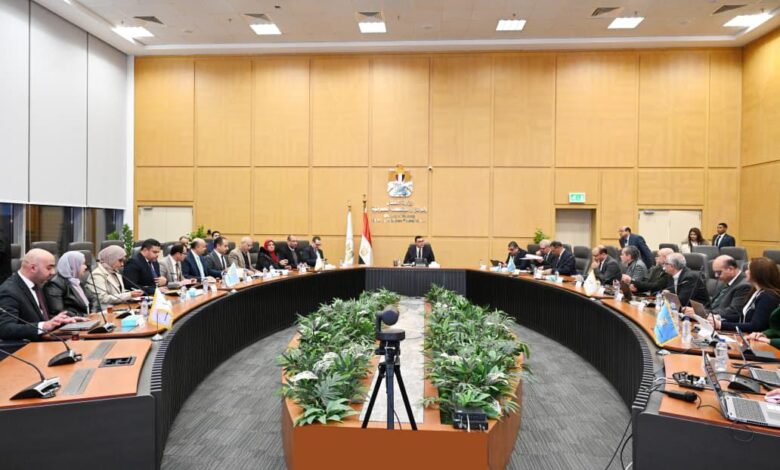 وزير الإسكان يتابع موقف المبيعات والتشغيل لمشروعات المدن الجديدة مع “سيتي إيدج”