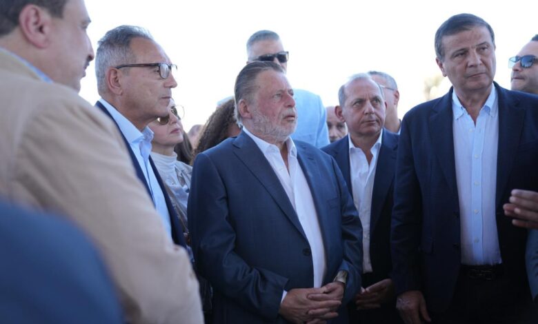 بالصور.. محافظ البنك المركزي ووزير الزراعة يتفقدان قرى أسوان المستفيدة من مشروع دعم صغار المزارعين بالصور.. محافظ البنك المركزي ووزير الزراعة يتفقدان قرى أسوان المستفيدة من مشروع دعم صغار المزارعين