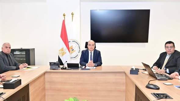 “سويلم” يتابع تطوير منظومة الري بترعة السويس والإسماعيلية