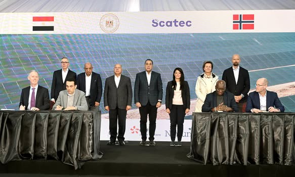 الحكومة توقع اتفاقيات التمويل المبدئية لمشروع «ڤالي للطاقة المستدامة» باستثمارات 1.8 مليار دولار