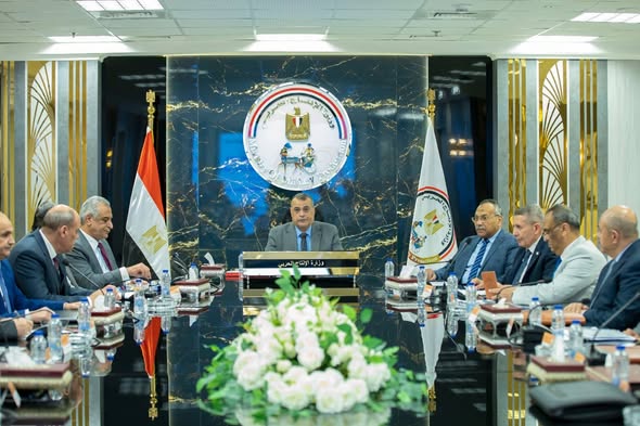 وزير الإنتاج الحربي يتابع الموقف النصف سنوي لموازنة 2025 / 2026