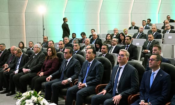 رئيس الوزراء يشهد افتتاح مستشفى كليوباترا التجمع (سكاي)