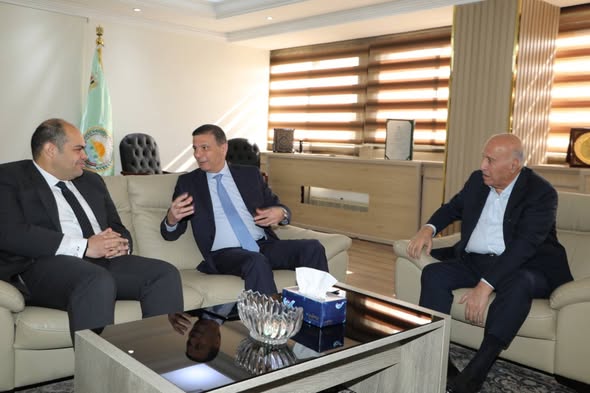 وزير الزراعة ورئيس “حماية المنافسة” يبحثان مع اتحاد الدواجن آليات ضبط السوق وحماية الصناعة الوطنية وزير الزراعة ورئيس “حماية المنافسة” يبحثان مع اتحاد الدواجن آليات ضبط السوق وحماية الصناعة الوطنية