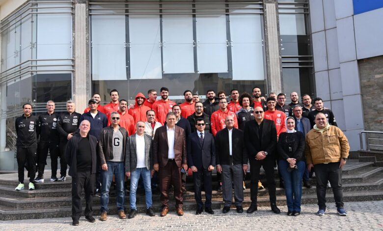 وزير الشباب والرياضة يحفز لاعبي منتخب كرة اليد قبل المشاركة في أمم أفريقيا