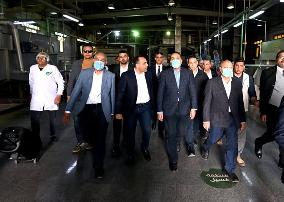 100% إنتاج محلي و90% تصدير.. “رئيس الوزراء” يتفقد مصنع الشركة المتحدة لتجفيف الحاصلات الزراعية بالمنيا