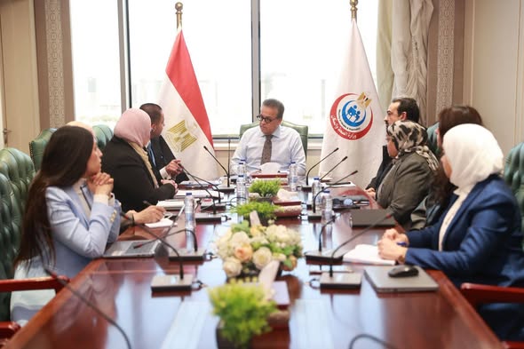 وزير الصحة يتابع تكليف دفعة 2023 الطبية ويوجه بتعزيز مهارات الكوادر