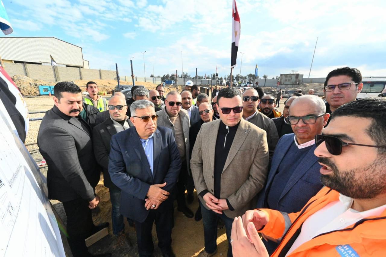 وزير الإسكان ومحافظ الدقهلية يتفقدان مشروع محطة معالجة الصرف الصناعي بجمصة