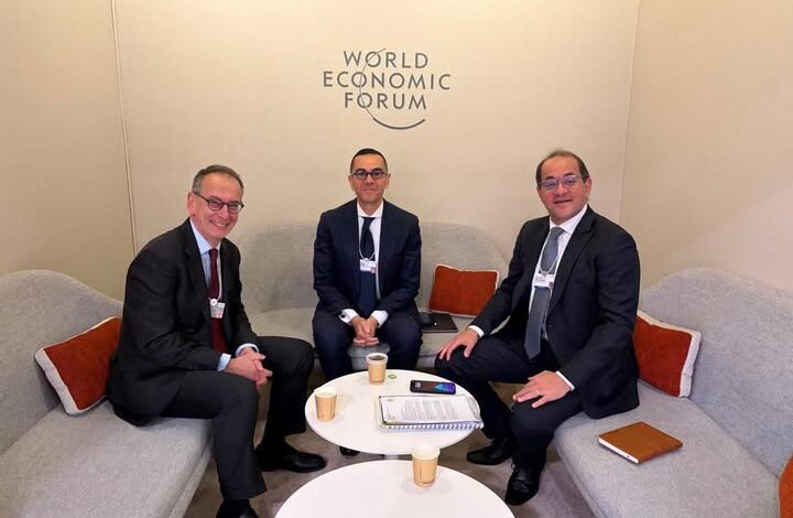 وزيرا الاستثمار والمالية يبحثان مع البنك الأوروبي زيادة الاستثمارات ودعم النمو الاقتصادي في مصر