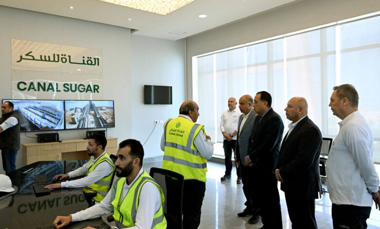 رئيس الوزراء يتفقد التشغيل التجريبي لمصنع شركة القناة والاستعدادات لموسم بنجر السكر رئيس الوزراء يتفقد التشغيل التجريبي لمصنع شركة القناة والاستعدادات لموسم بنجر السكر