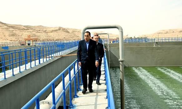 تخدم 80 ألف نسمة .. “مدبولي” يتفقد محطة معالجة الصرف الصحي الثلاثية “بني حسن الشروق” بالمنيا