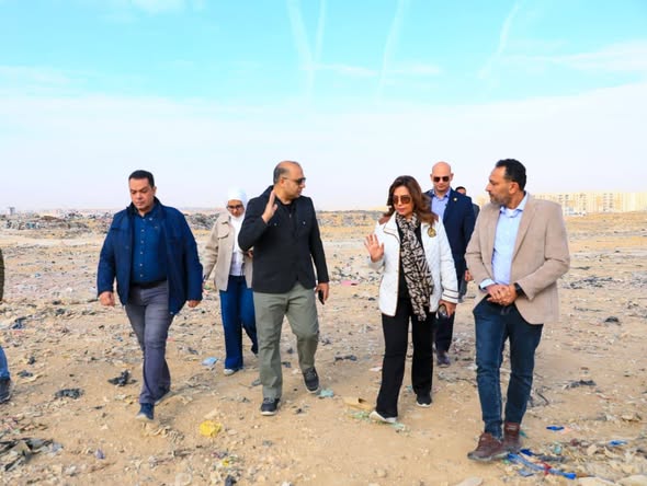 وزيرة التنمية المحلية تقرر غلق “مقلب العبور” بعد شكاوى المواطنين وزيرة التنمية المحلية تقرر غلق “مقلب العبور” بعد شكاوى المواطنين