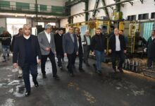 وزير الإنتاج الحربي يتفقد خطوط الإنتاج بشركة “حلوان للصناعات الهندسية”
