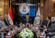 مصر تنتج أتوبيس كهربائي محلي.. وخطط لتحويل 2262 آخرين للغاز