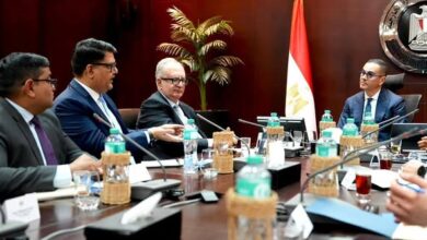 وزير الاستثمار يبحث مع وفد شركتي “ايفولف” و”ستونيكس” الاستثمار في مجال الذهب